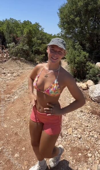 Full leaked Angelinajoleen private onlyfans photo