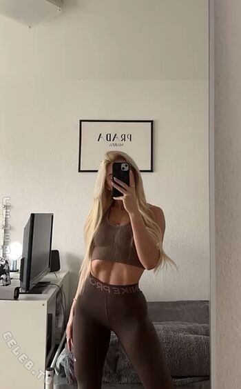 Full leaked Annamhfm private onlyfans photo
