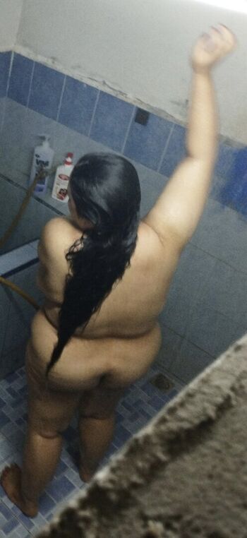 anouk_bustyy