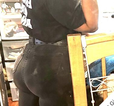 Full leaked Big mama private onlyfans photo