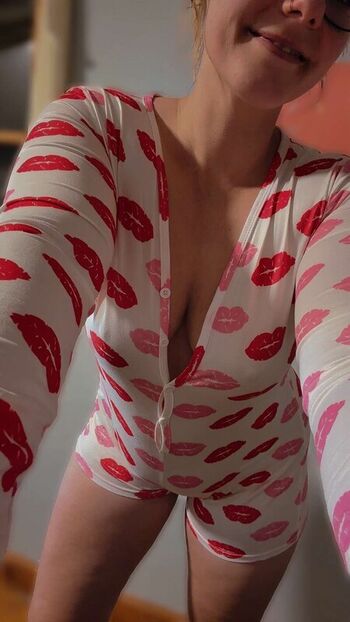 Full leaked Blondevixxen private onlyfans photo
