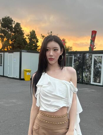 Full leaked Chaeryeong page private onlyfans photo