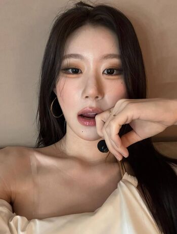 Full leaked Chaeryeong page private onlyfans photo