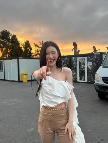 Full leaked Chaeryeong page private onlyfans photo