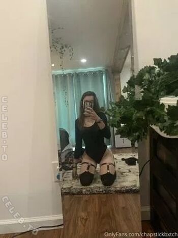 Full leaked Chapstickbxtch page private onlyfans photo