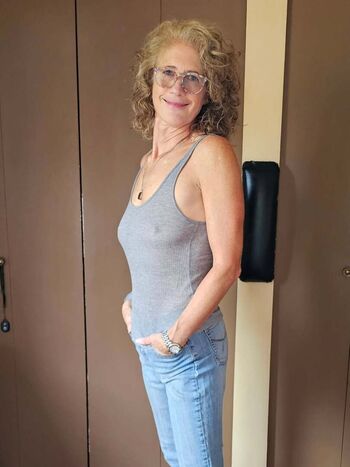 Full leaked Classy hot babe private onlyfans photo