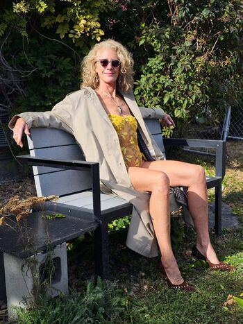 Full leaked Classy hot babe private onlyfans photo