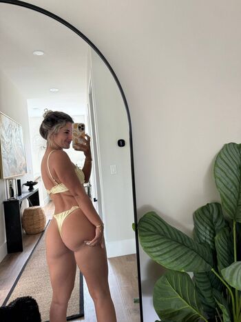 Full leaked Corina private onlyfans photo
