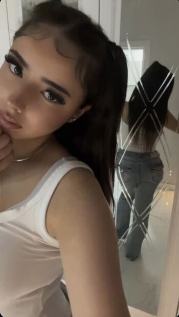 Full leaked Damnlizzyy private onlyfans photo