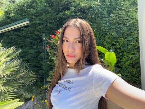Full leaked Demet ozdemir private onlyfans photo