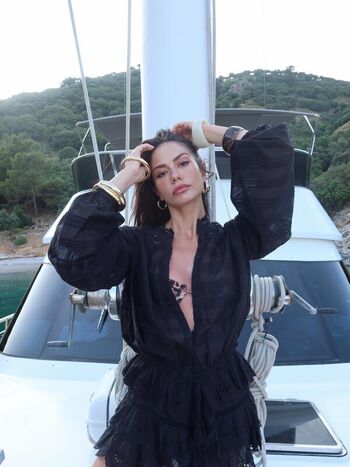 Full leaked Demet ozdemir private onlyfans photo