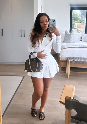 Full leaked Eliizabeth robinson private onlyfans photo