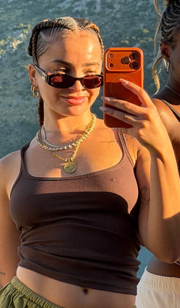 Full leaked Ella eyre page private onlyfans photo