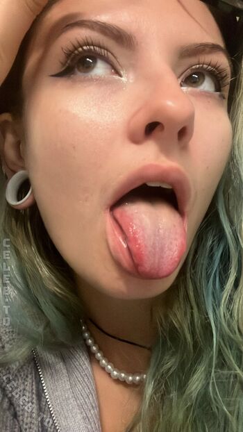 Full leaked Elleofhell private onlyfans photo