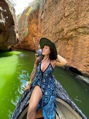 Full leaked Embarquenasmilhas private onlyfans photo