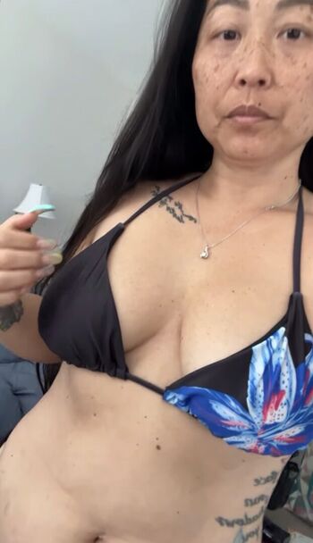 Full leaked Emelh private onlyfans photo