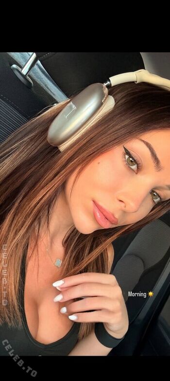 Full leaked Emiliia ar page private onlyfans photo