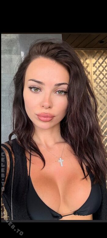 Full leaked Emiliia ar private onlyfans photo