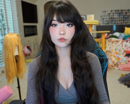 Full leaked Emiru private onlyfans photo