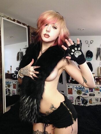 Full leaked Emoemz private onlyfans photo