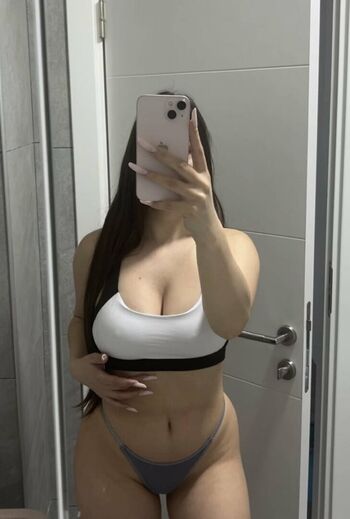 Full leaked Esracicekk private onlyfans photo