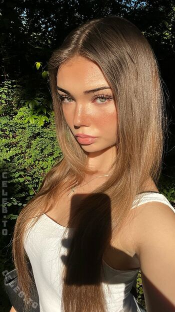 Full leaked Etiennee lng private onlyfans photo