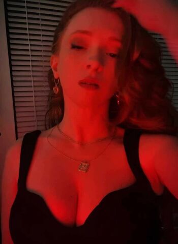 Full leaked Evelyndefierce private onlyfans photo