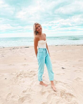 Full leaked Falynreilly private onlyfans photo