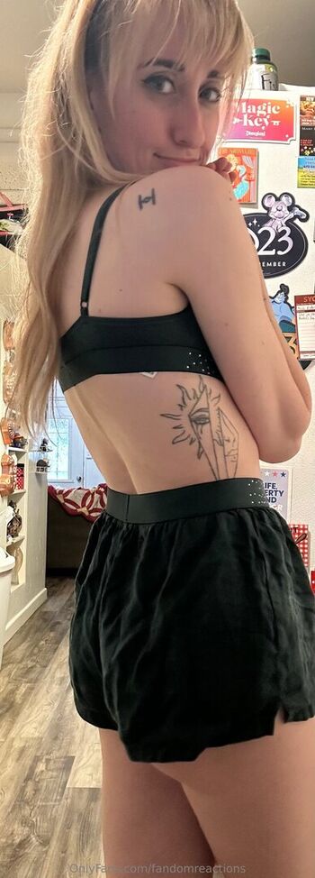 Full leaked Fandomreactions private onlyfans photo