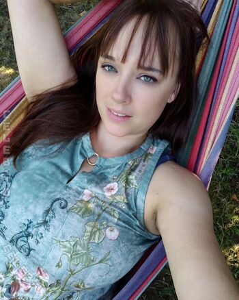 Full leaked Fannyxx private onlyfans photo