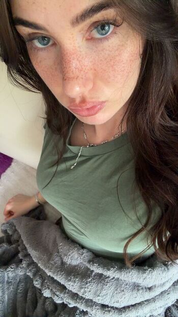 Full leaked Fayesxh private onlyfans photo