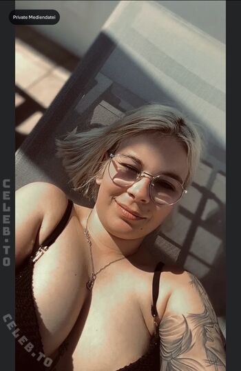 Full leaked Fenni private onlyfans photo