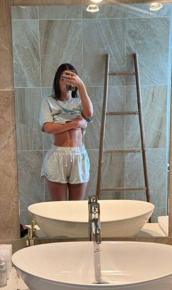 Full leaked Findomlottiiee private onlyfans photo
