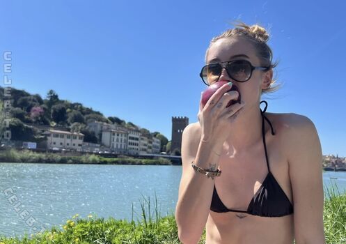 Full leaked Fredie halter page private onlyfans photo