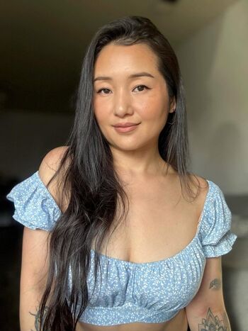 Full leaked Hmong milf private onlyfans photo