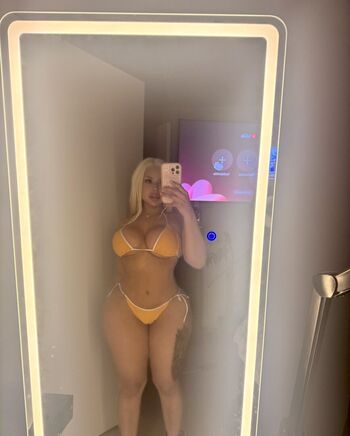 Full leaked Iluvcinnie page private onlyfans photo
