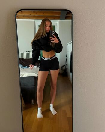 Full leaked Justfranzi x private onlyfans photo