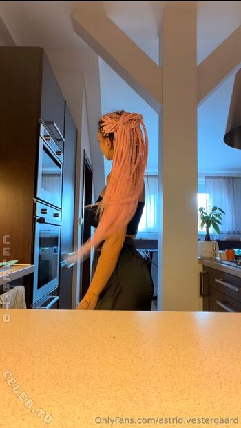 Full leaked Karolinka ofi private onlyfans photo