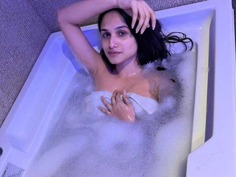 Full leaked Kashis kapoor private onlyfans photo