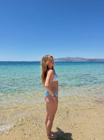 Full leaked Kenzie yolles private onlyfans photo