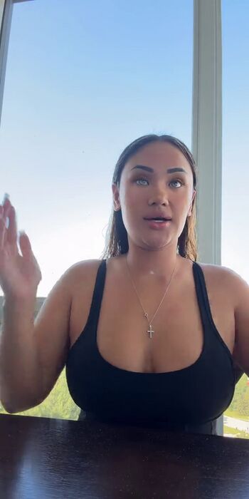 Full leaked Kiixxox private onlyfans photo