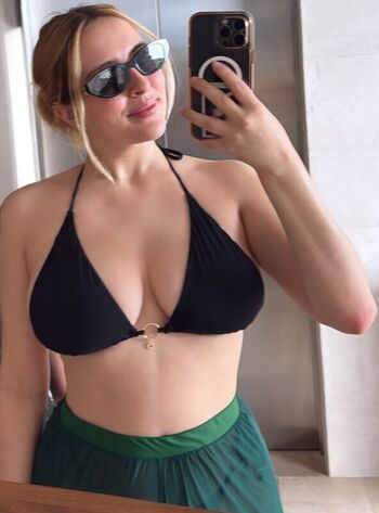 Full leaked Kim migneault private onlyfans photo