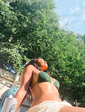 Full leaked Kiwionthesticks private onlyfans photo