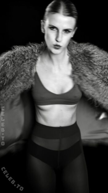 Full leaked Klara lange private onlyfans photo