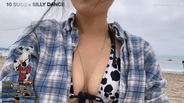 Full leaked Cheating wife/ private onlyfans photo