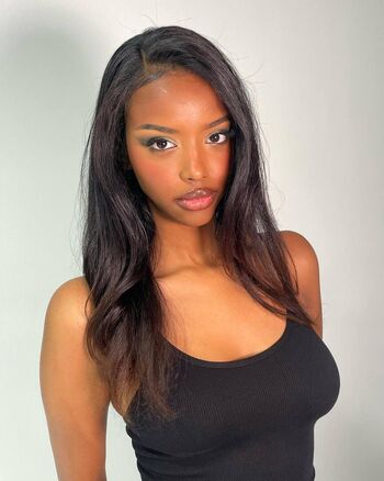 Full leaked Ladan farah private onlyfans photo