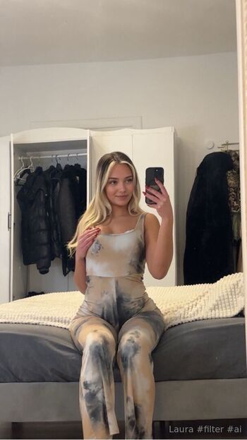 Full leaked Lararosenfeld private onlyfans photo