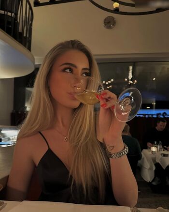 Full leaked Larissa oberste private onlyfans photo