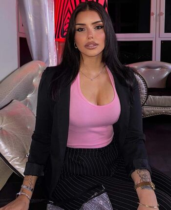 Laura Anna