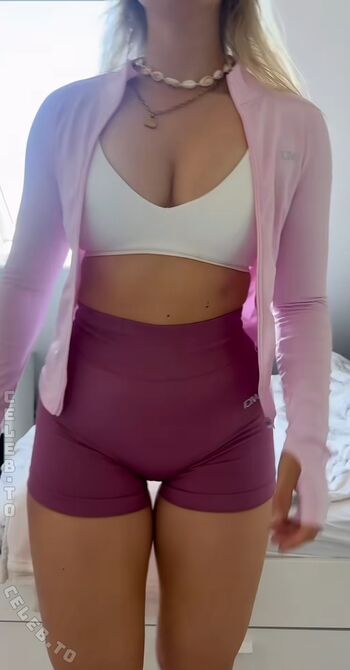 Full leaked Laura hsmr private onlyfans photo